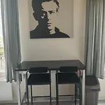 Apartament Charming Parisian Studio! Ivry-sur-Seine
