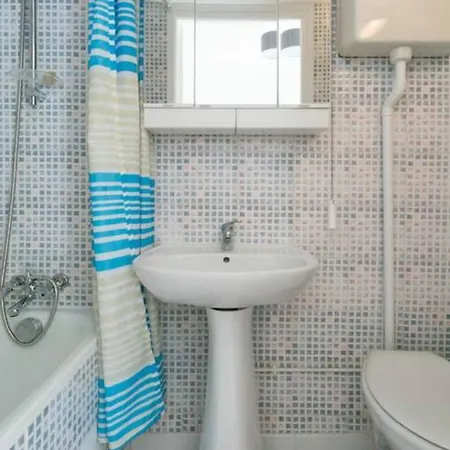 Charming Parisian Studio! 이브리쉬르센