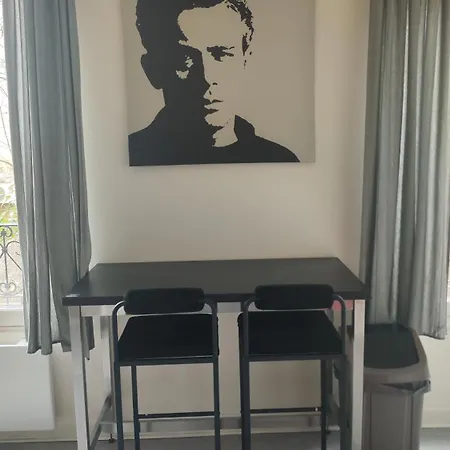 Lägenhet Charming Parisian Studio! Ivry-sur-Seine