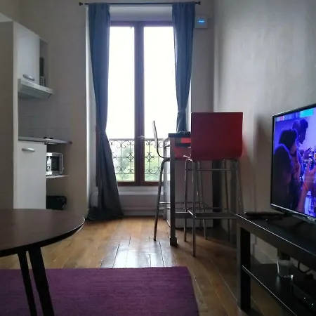 Charming Parisian Studio!