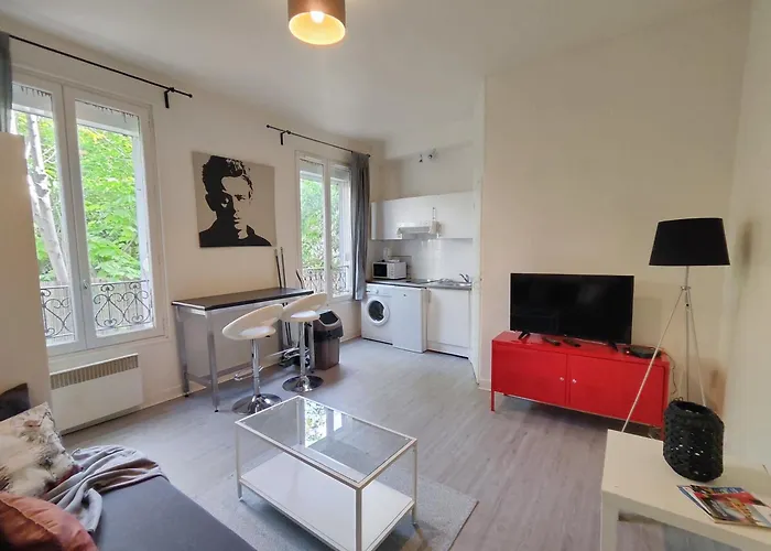 Charming Parisian Studio!