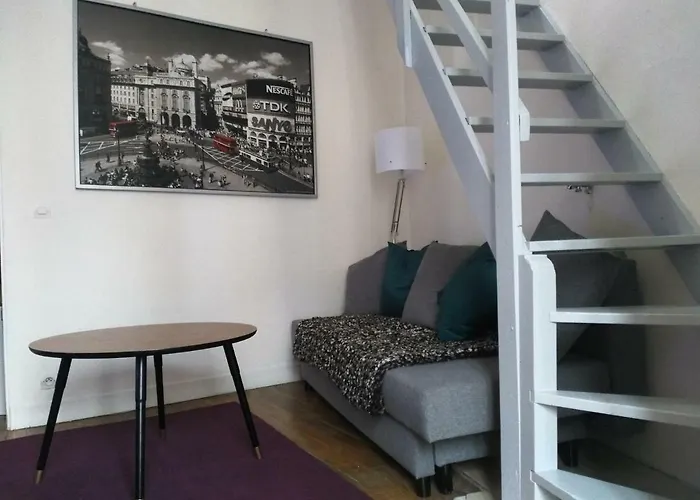 Charming Parisian Studio! アパート イヴリー＝シュル＝セーヌ